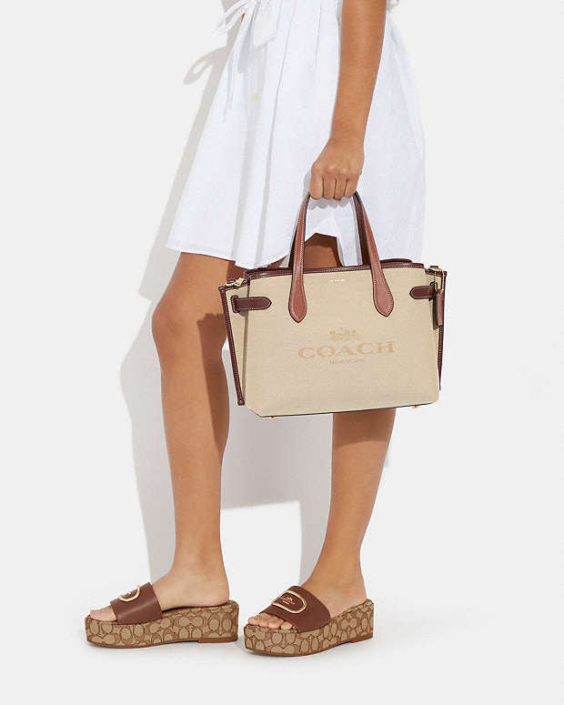 Hannah Carryall Coach