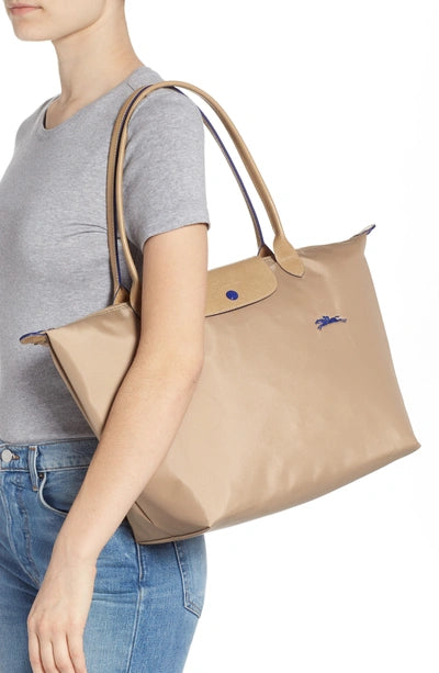 Longchamp Le Pliage Club L Shoulder Bag in beige Bend The Trend By Marwa