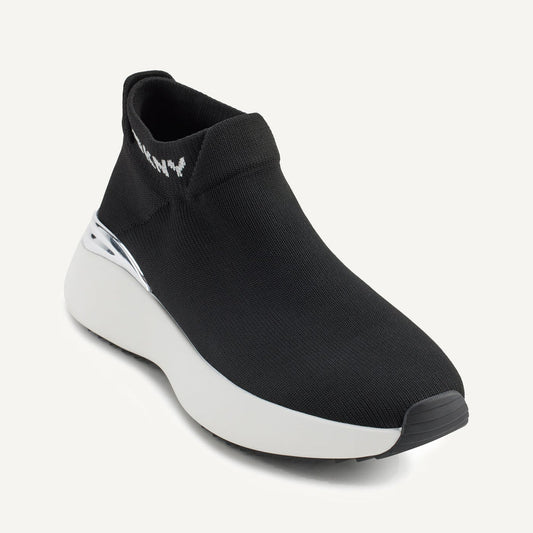 DKNY ZHAVIA SLIP ON SNEAKER 9M